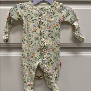 Magnetic Me Organic Cotton Floral Footie Newborn 5–8 lbs